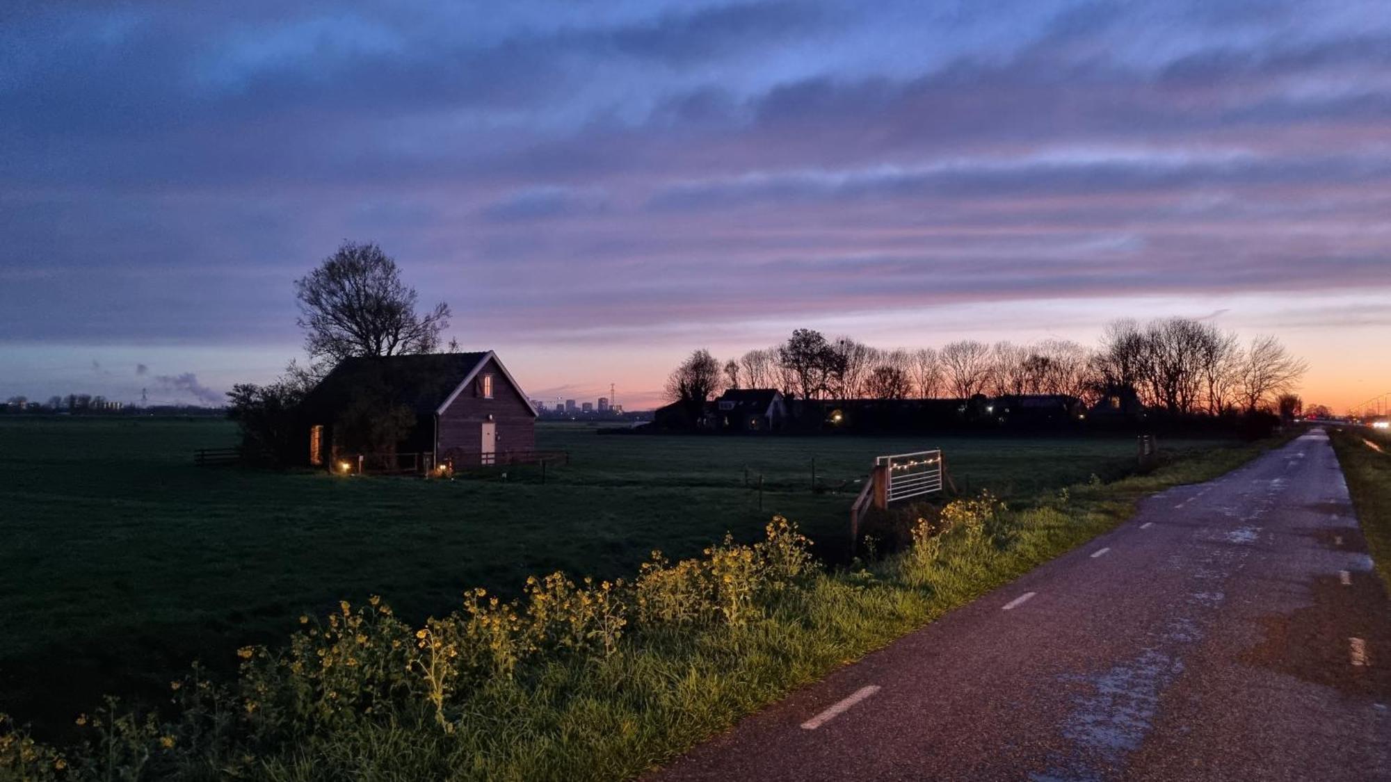 City Farmers Lodge, A Guesthouse With A Skyline View In Rural Amsterdam Bagian luar foto